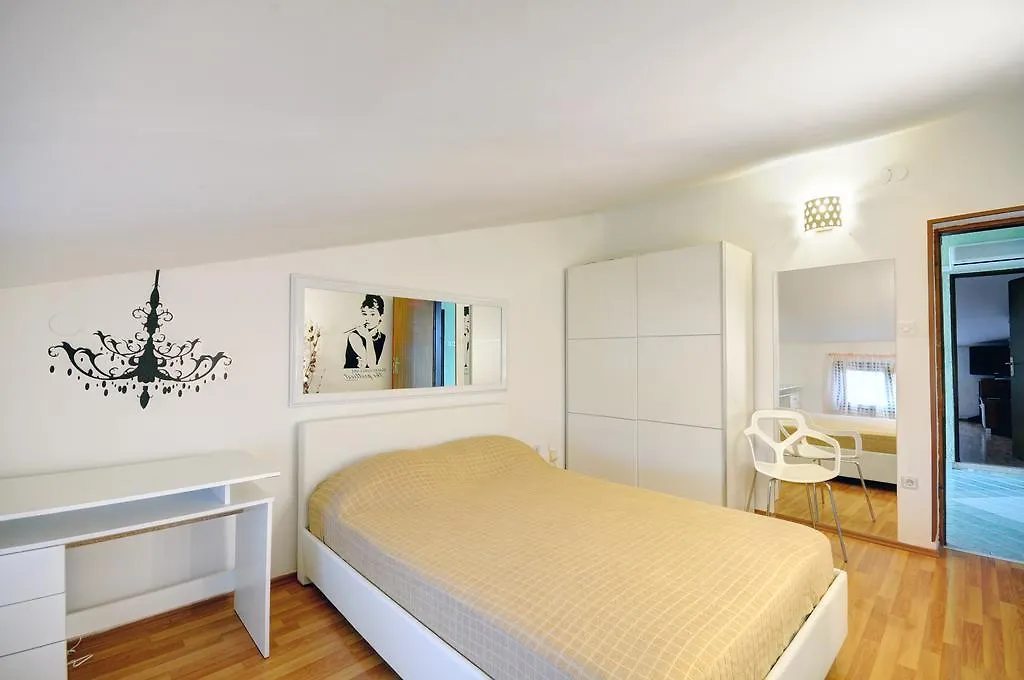 Apartments Prostin 70