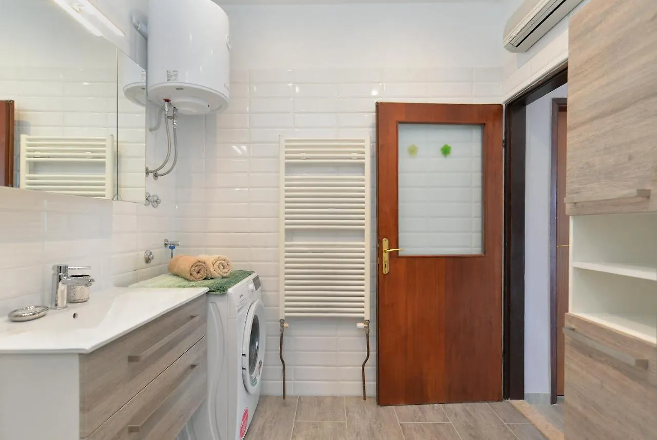 Apartments Prostin 70 0*, Fazana
